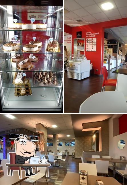 Dai un'occhiata agli interni di Gelateria Iceberg