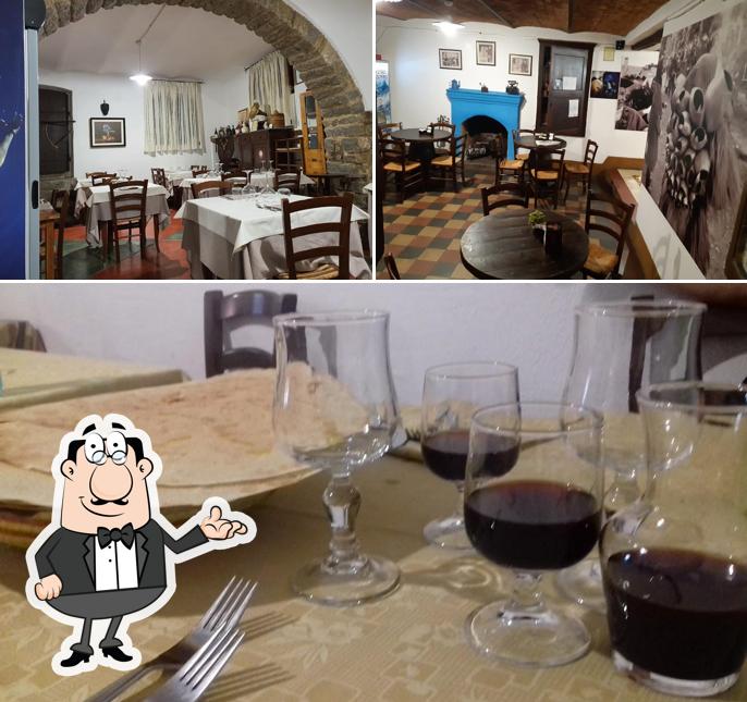 Siediti a un tavolo di Locanda 'Sa Rosada