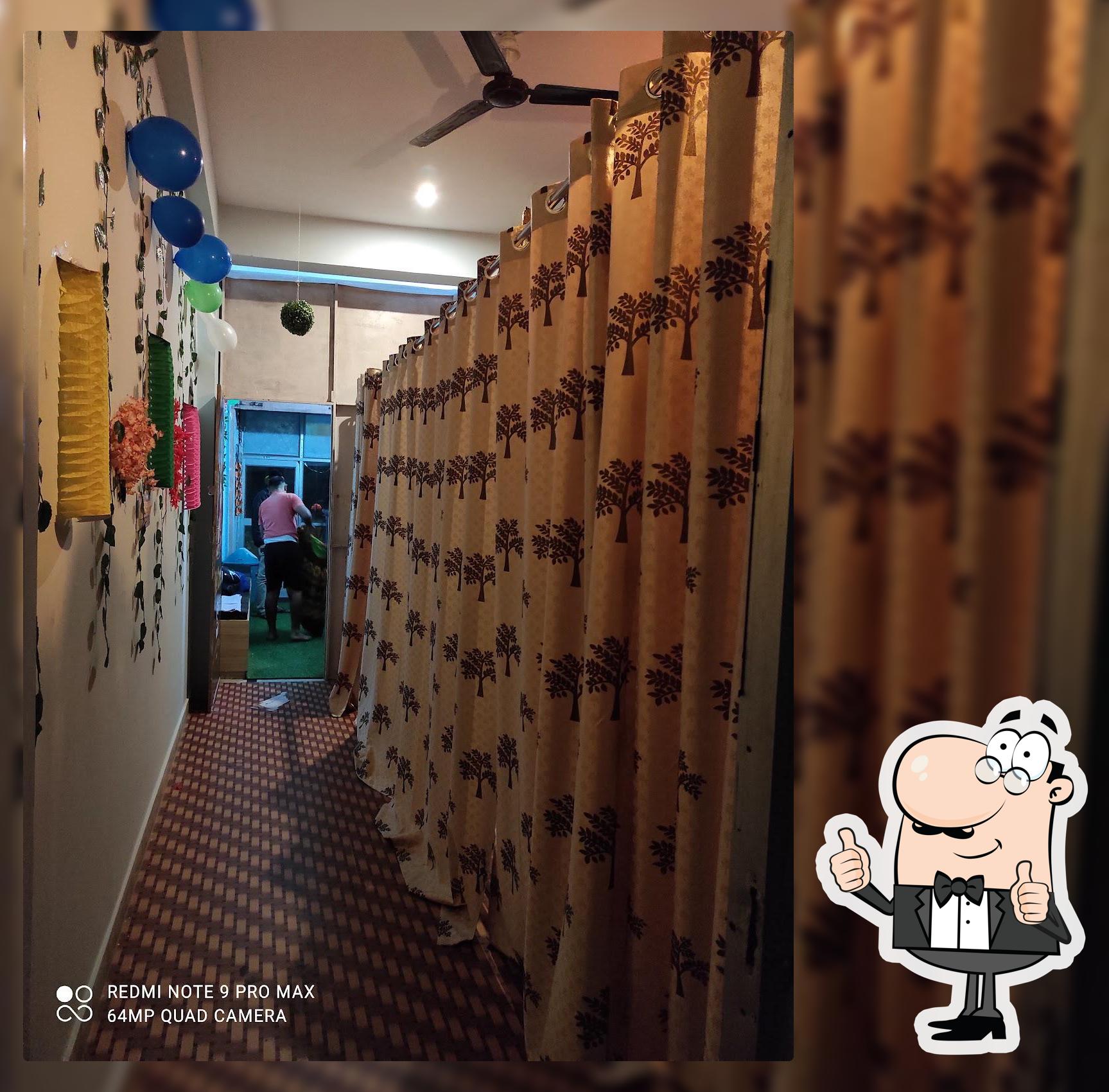 Taj Cafe & Juice Bar