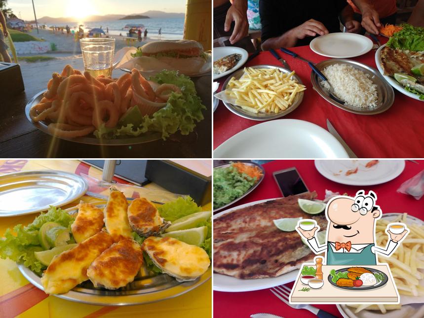 Platos en Tropical Beach
