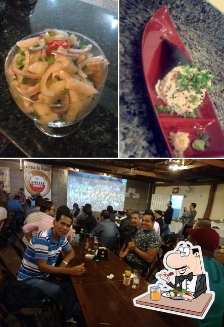 A Kyogan Sushi Bar e Temakeria se destaca pelo comida e mesa de jantar