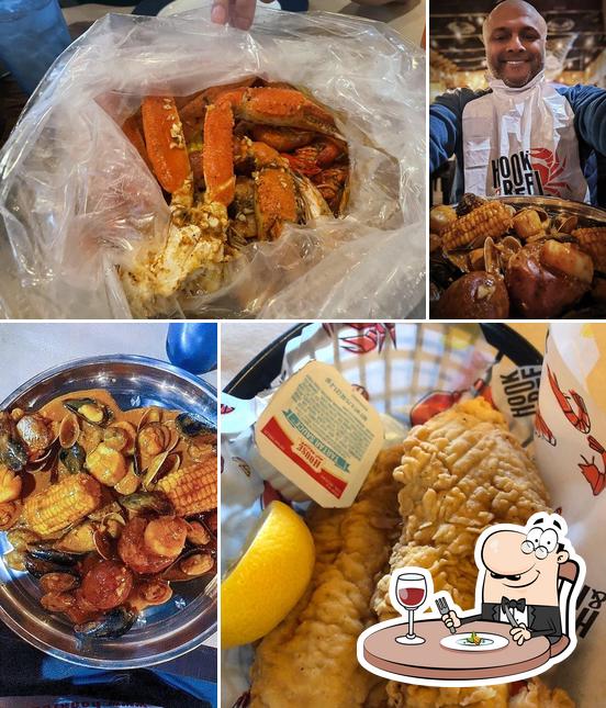 Hook & Reel Cajun Seafood & Bar in Sterling Heights Restaurant reviews