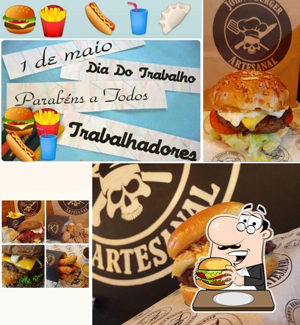 Delicie-se com um hambúrguer no John's Burger Artesanal