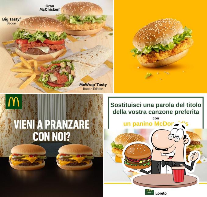 Ordina un hamburger a McDonald's Loreto