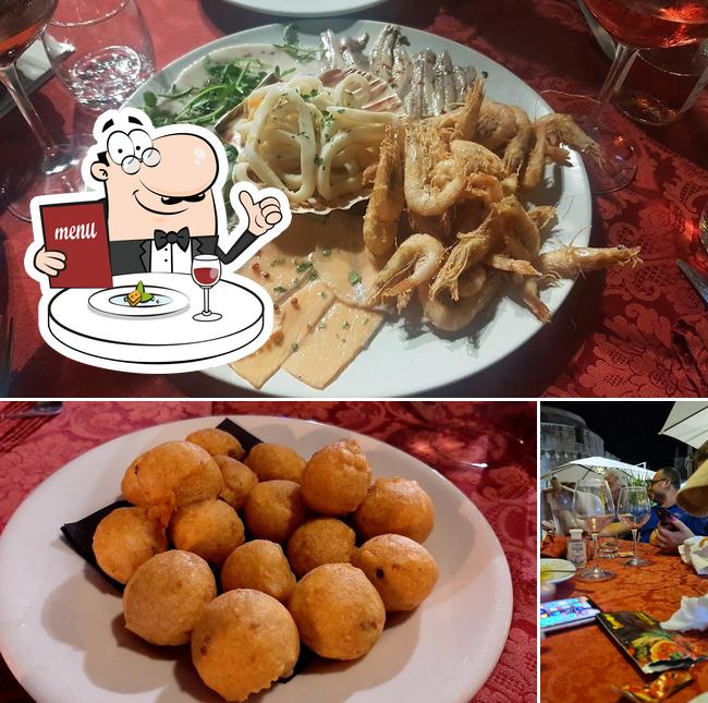 Dai un’occhiata alla foto che raffigura la cibo e tavolo da pranzo di Memoranda Food