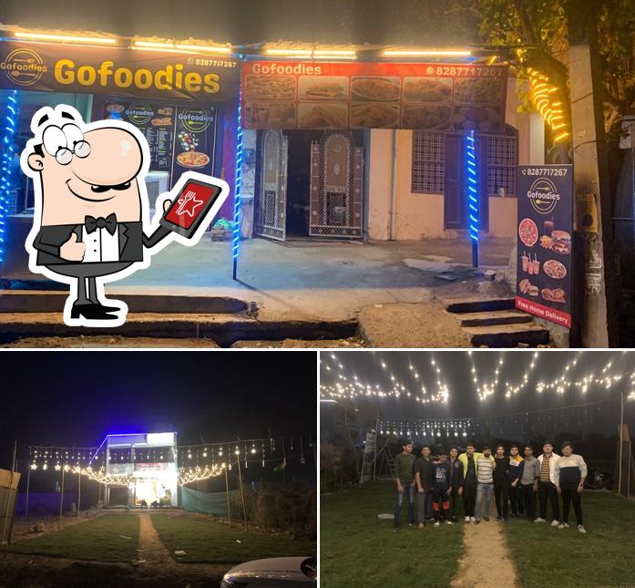 The picture of GOFOODIES’s exterior and burger