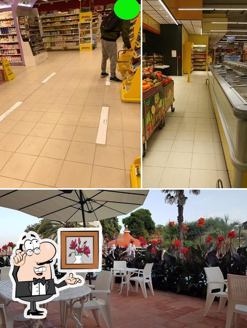The interior of Supermercados Alimerka