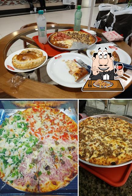 Peça diferentes tipos de pizza