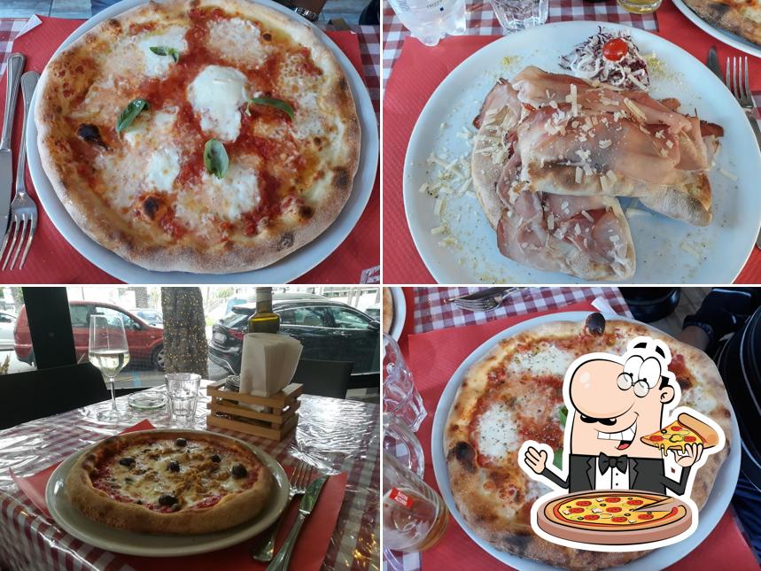 Try out pizza at Pizza e Cucina Politeama