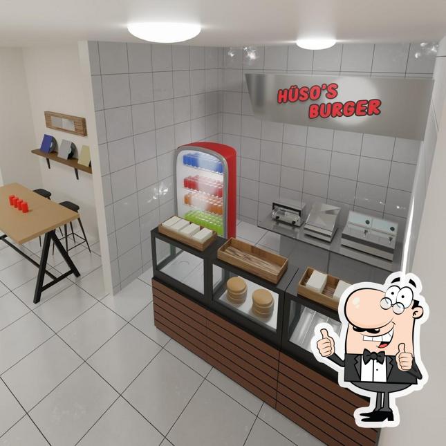 Vedi questa foto di Hüso`s Burger NFT Store by Crypto Things