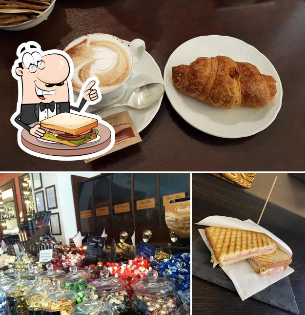 Toast al formaggio al Il Caffè Ambrosiano