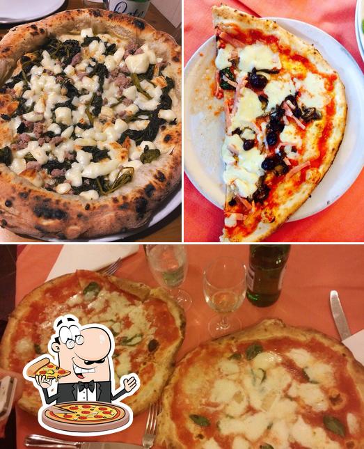 Ordina una pizza a Lombardi a S.Chiara