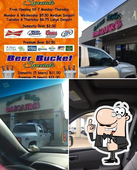 Coconut Willy's Daiquiris, 35055 Old La Hwy 16 in Estados Unidos