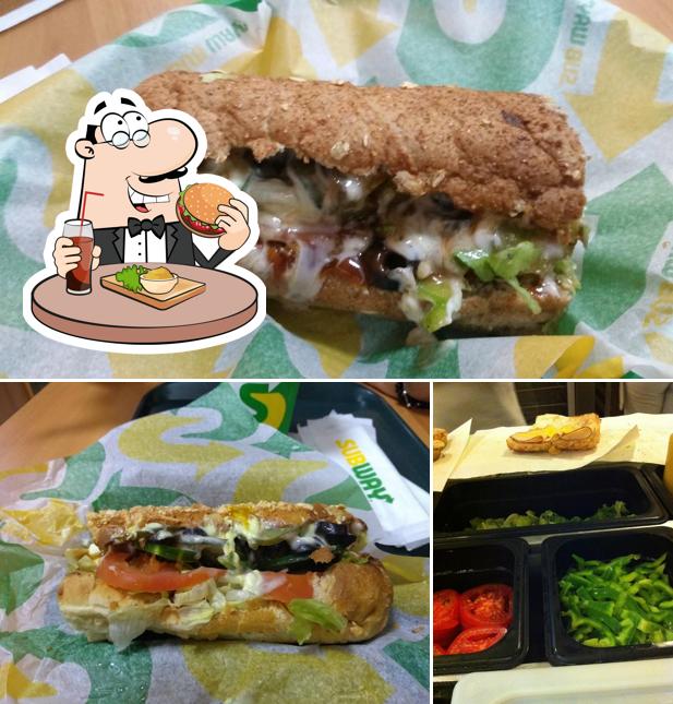 Experimente um hambúrguer no Subway