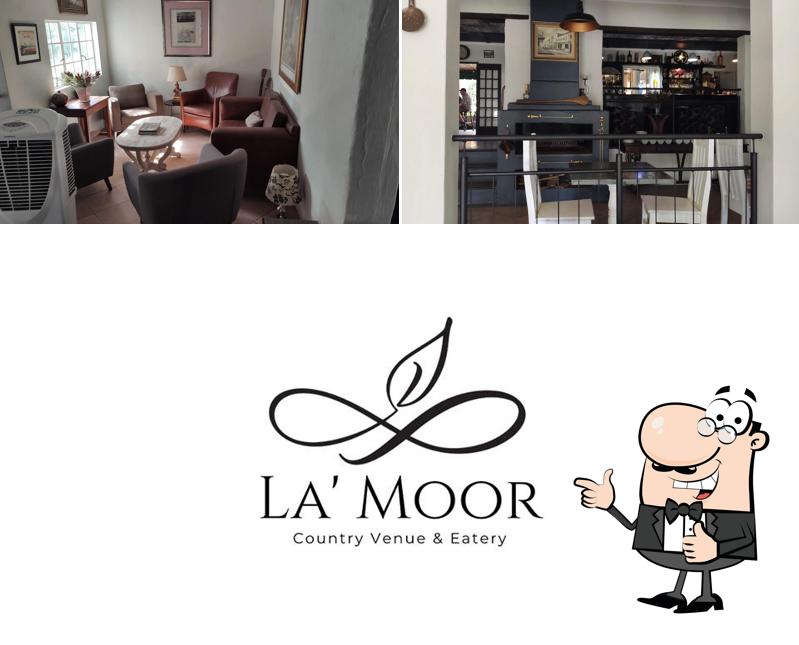 Regarder la photo de La Moor Country Venue & Eatery