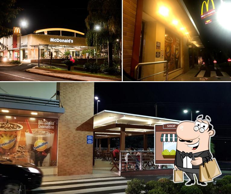 Descubra a área externa do McDonald's