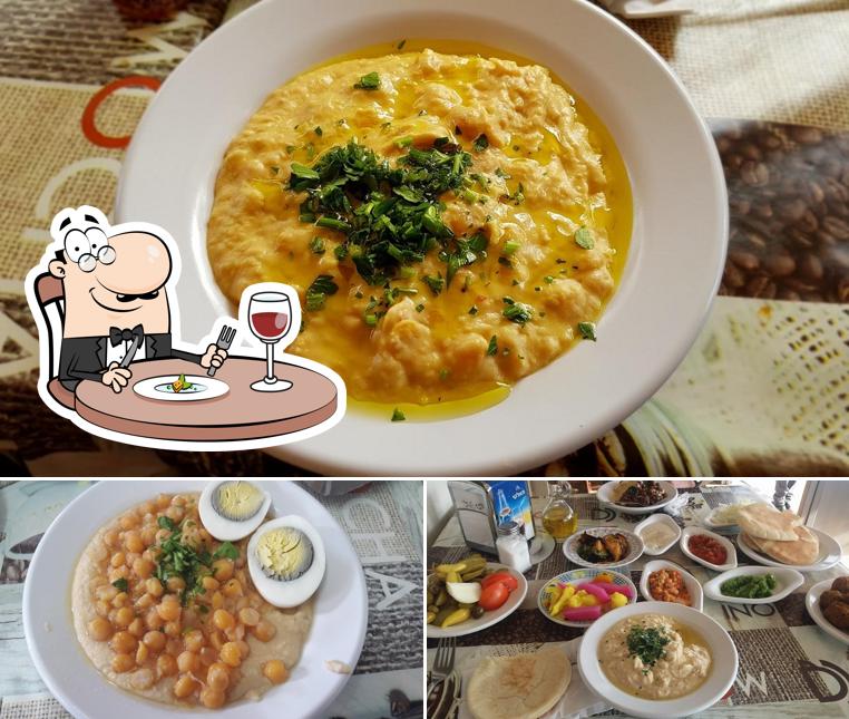 Comida en חומוס מסעדת אבו ראמי פול