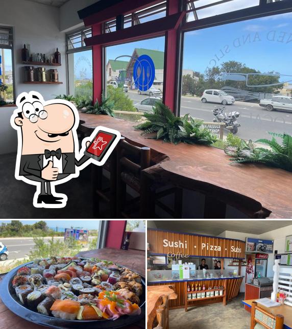 Shakies Sushi, Pizza and Grill