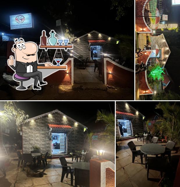 TOTO'S CAFE AND RESTAURANT