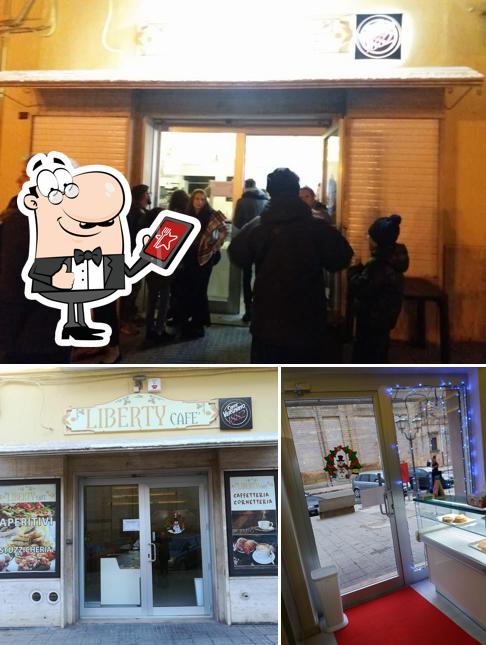 Tra le varie cose da Liberty Café si possono trovare la esterno e interni