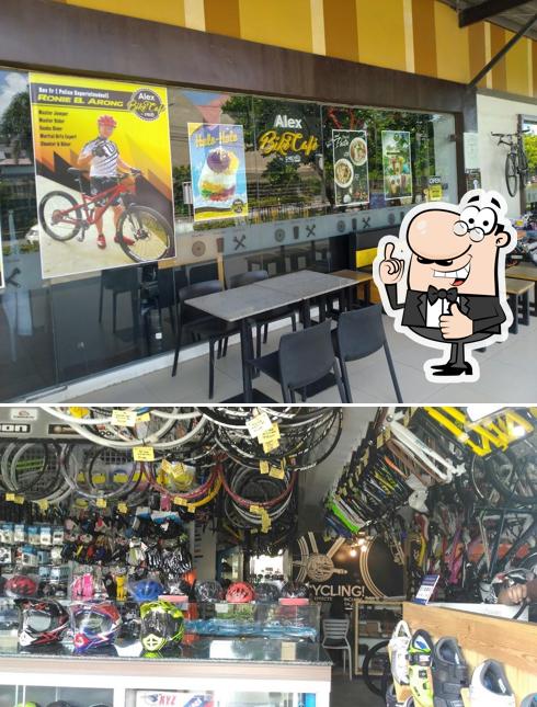 alex bike cafe