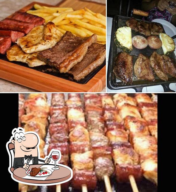 Escolha pratos de carne no SO NA CHAPA Churrascaria