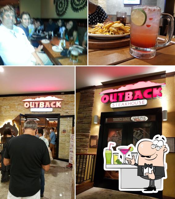 Look at this picture of Outback Steakhouse