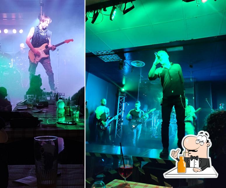 Goditi qualcosa da bere a The live pub