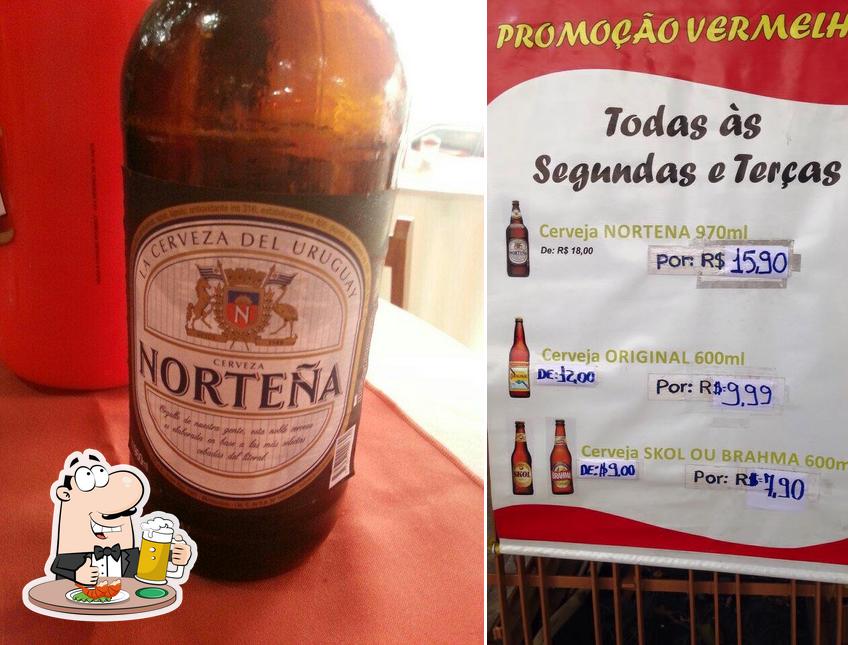 Você pode tomar uma tulipa de cerveja leve ou escura