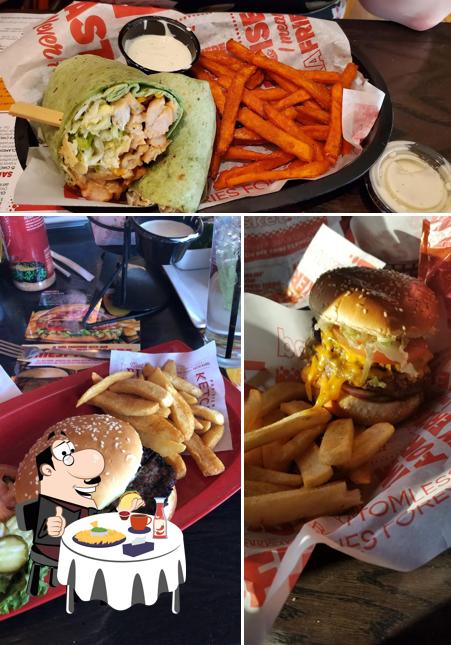 Prueba una hamburguesa en Red Robin Gourmet Burgers and Brews