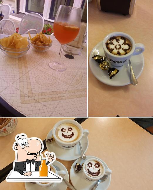 Goditi un drink a Cafe Roma Di Spinelli Lucia C Snc