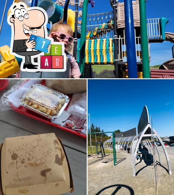 L’image de la aire de jeux et gâteau de bistrochez Bigmat’s