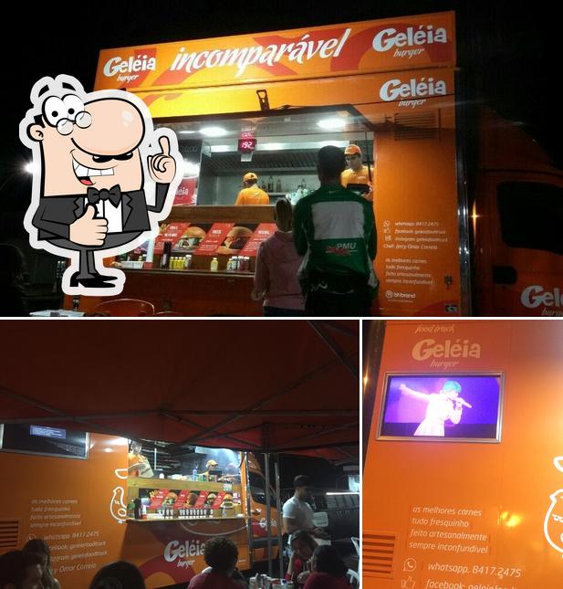 Look at the pic of Geléia Food Truck