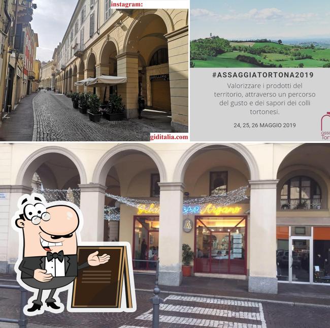 Guarda gli esterni di BAR GELATERIA ARZANO
