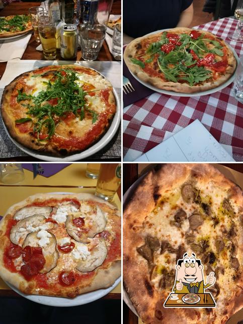 Scegli una pizza a Ristorante Zocchi