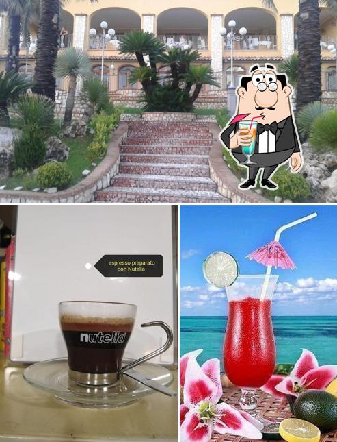 Tra le diverse cose da Bar Fumo e Caffè si possono trovare la bevanda e esterno