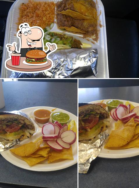 Попробуйте гамбургеры в "Taco Gonzalez"