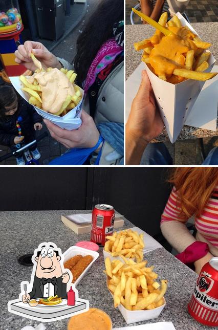 Dégustez des frites à Friterie du Miroir