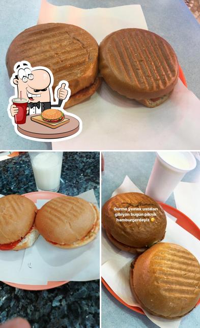 Try out a burger at Piknik Hamburger