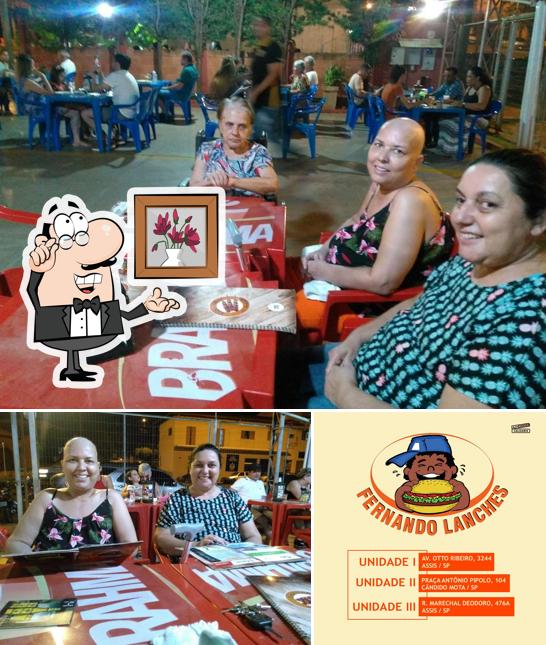 Veja imagens do interior do Fernando Lanches