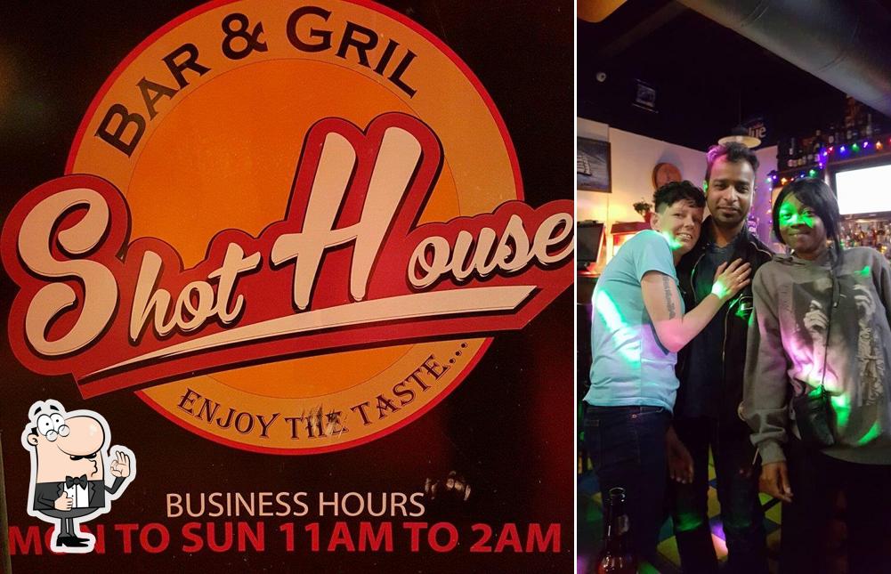 Photo de Shot House Bar & Grill