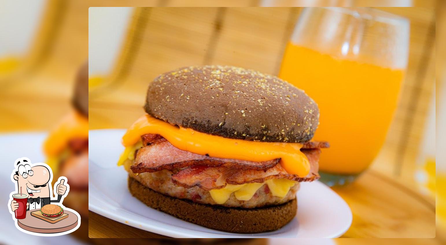 Experimente um hambúrguer no Freddy Burguer