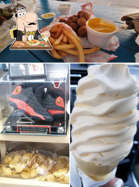 Dillingers DriveIn Inc in Calumet Park Restaurant menu and reviews