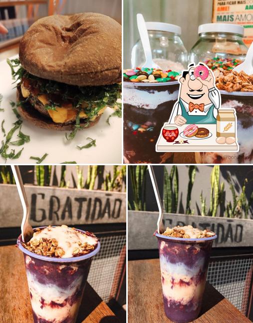 Fanáticos Açaí Burguer serve uma escolha de pratos doces