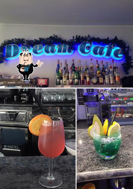 Goditi qualcosa da bere a Dream Café