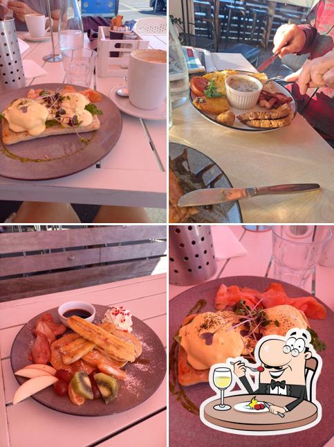 Food at Chill Cafe