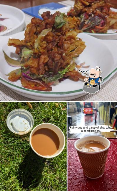 Это фотография, где изображены еда и напитки в Chai Walla Cambridge