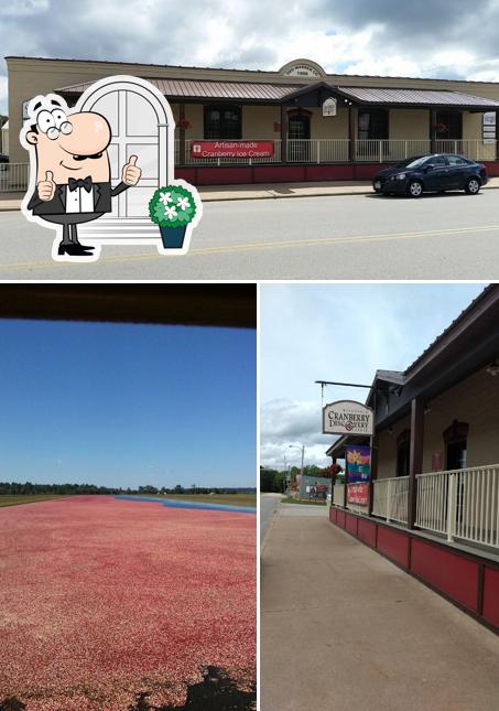 Wisconsin Cranberry Discovery Center & Cranberry Country Cafe in