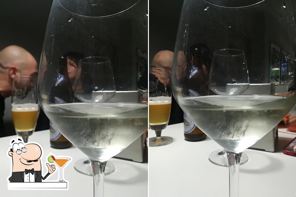 Prenditi un drink dal menu