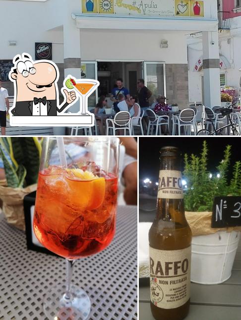 Questa è la foto che raffigura la bevanda e interni di #Apulia - Lounge Bar